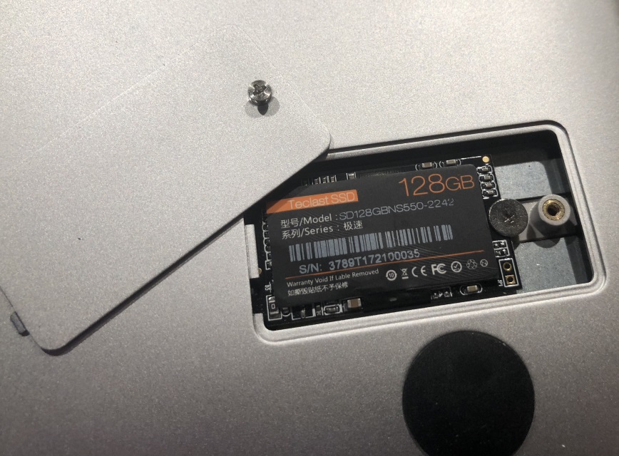 Le disque SSD M2 peut facilement être changé
