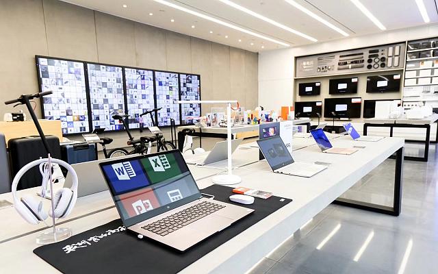 Des PC, trottinettes, casque, ... à essayer