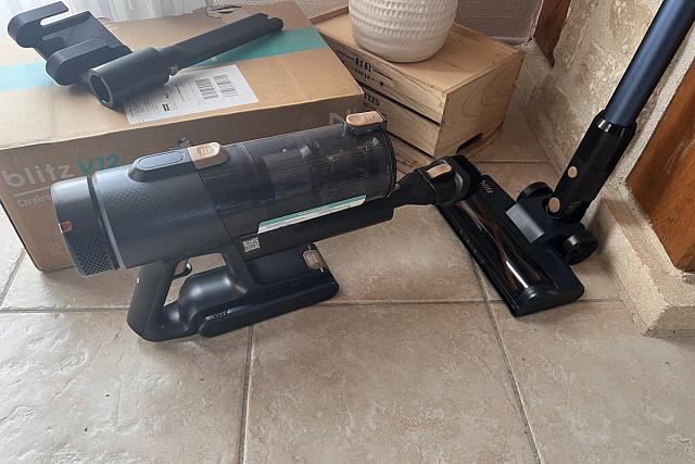Test du Vactidy Blitz V12, un aspirateur balai (...)