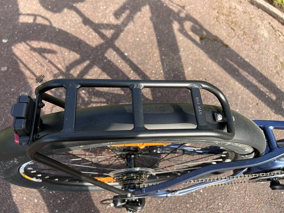 Le petit porte-baggage arrière