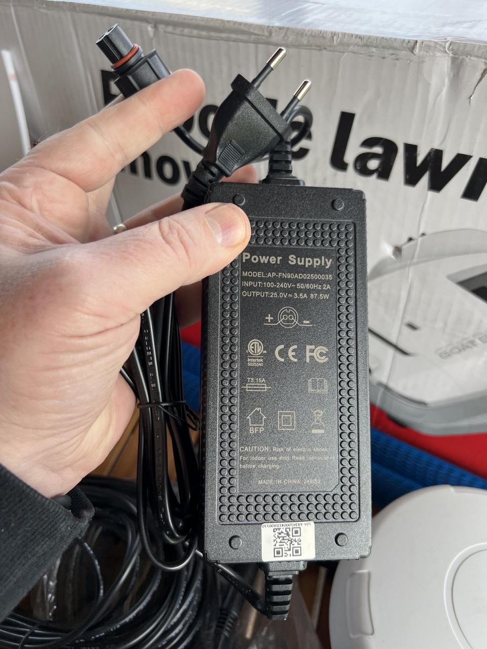 Le chargeur du robot