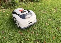 Deal Test du robot tondeuse RoboUp Raccoon 2 SE : le futur (...)