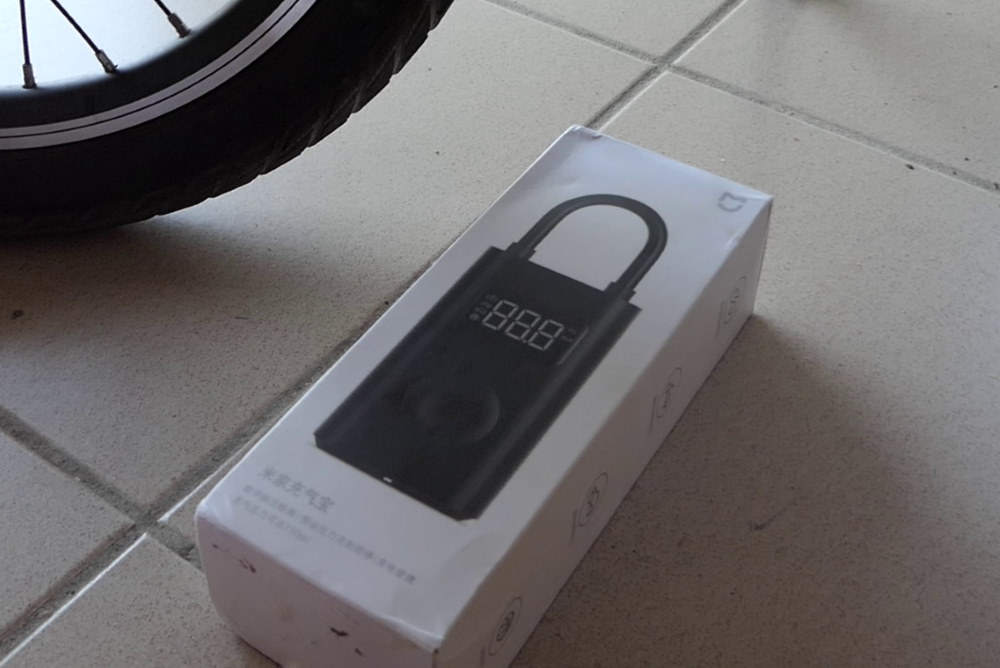 Xiaomi compresseur d'air Portable, gonfleur numérique de pneus, pompe à Air  électrique avec lampe LED pour voiture, motos, vélos