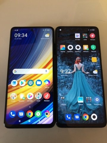 A gauche le POCO X3 PRO, à droite le X3 NFC
