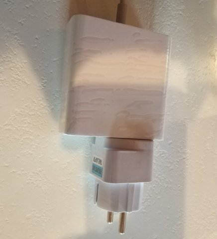 Le chargeur avec un adaptateur