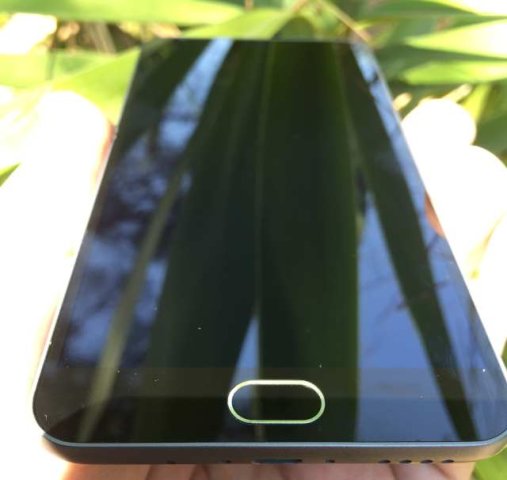 L'unique bouton est sensitif et cliquable