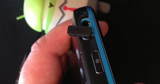 Notez le bouton chromé de mise sous tension