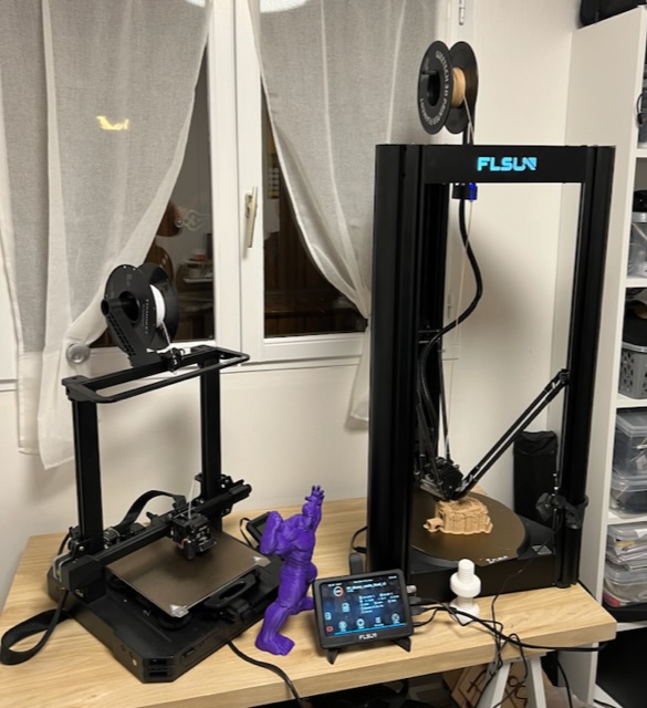 Comparaison taille entre une Creality S1 Pro S2 et la FLSUN V400