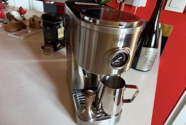 Test HiBREW H13 : une machine expresso pour retrouver l'esprit barista à la maison