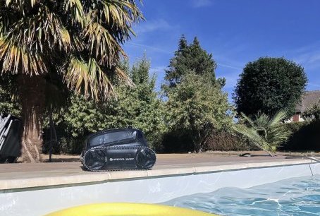 Test Wybot S2 Vision : un robot piscine sans fil premium avec caméra et IA accessible