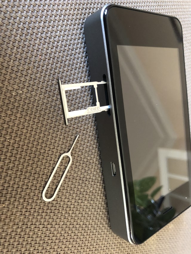 Le tiroir double SIM pour une utilisation hors SIM virtuelle