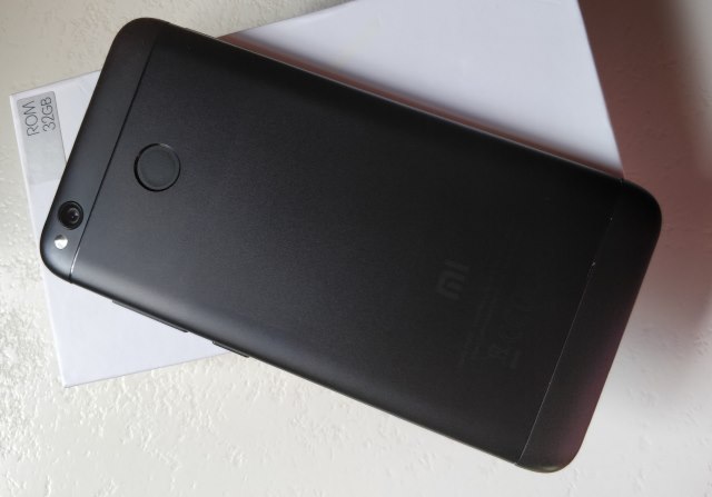 Le capteur d'empreinte est situé à l'arrière comme sur le NOTE 4