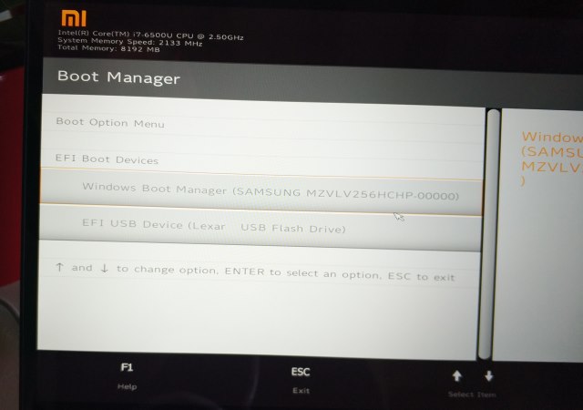 Il faut modifier dans le Bios pour booter sur une clé d'installation de Windows