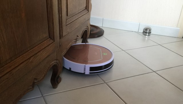 Avec ses 8 cm il passe sous les meubles