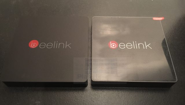 La Beelink MXIII à gauche, la GT-1 à droite