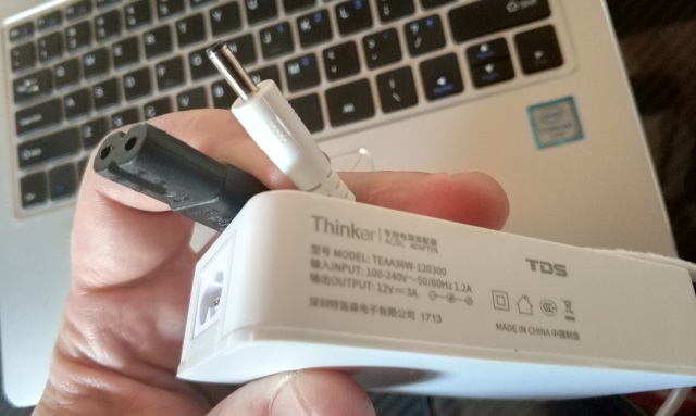 Le chargeur externe livré avec mon câble secteur