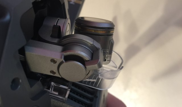 La caméra 4K et sa protection plastique de calage pour le transport
