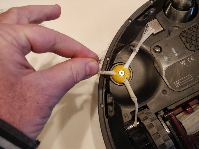 L'unique brosse latérale est vite encrassée