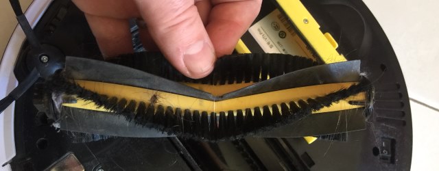 Une brosse avec lamelles caoutchouc