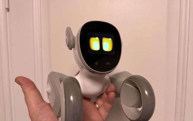 Test du robot chien Loona EPP 3.0, compagnon (...) à la une