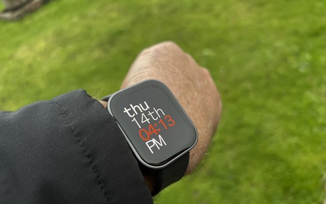 Test Smartwatch Watch Pro CMF BY NOTHING, OLED et GPS, (...) à la une
