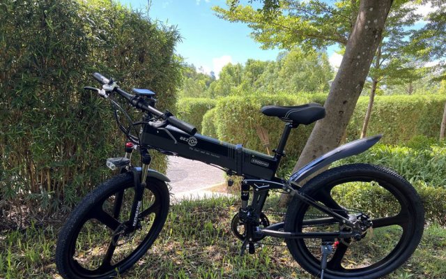 Le VTT electrique Bezior X500 Pro, roues 26 pouces, (...)