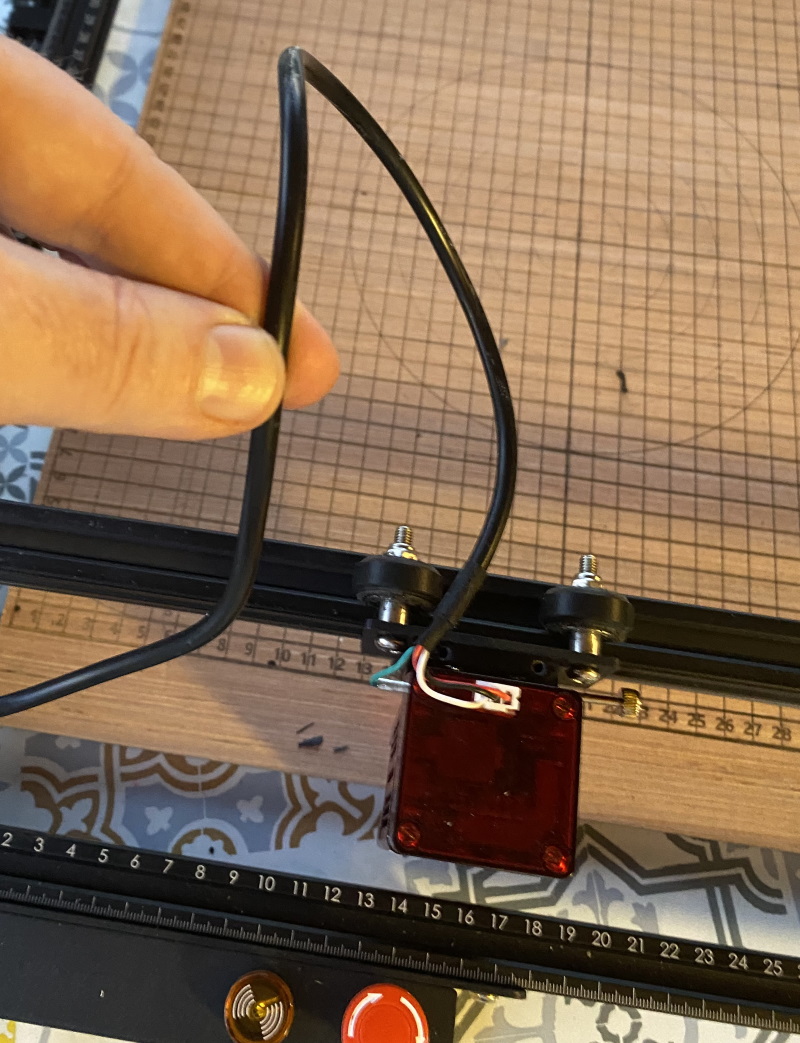 Seul point technique à améliorer : faire que le câble au dessus de la tête ne se coince jamais