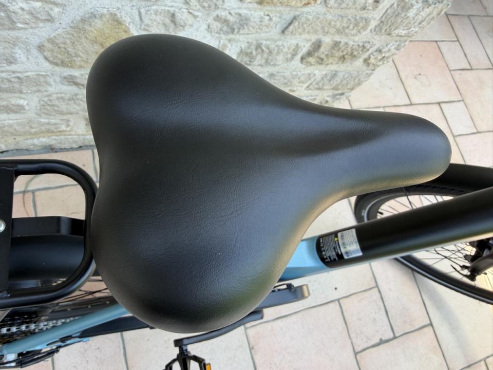 Selle large confortable