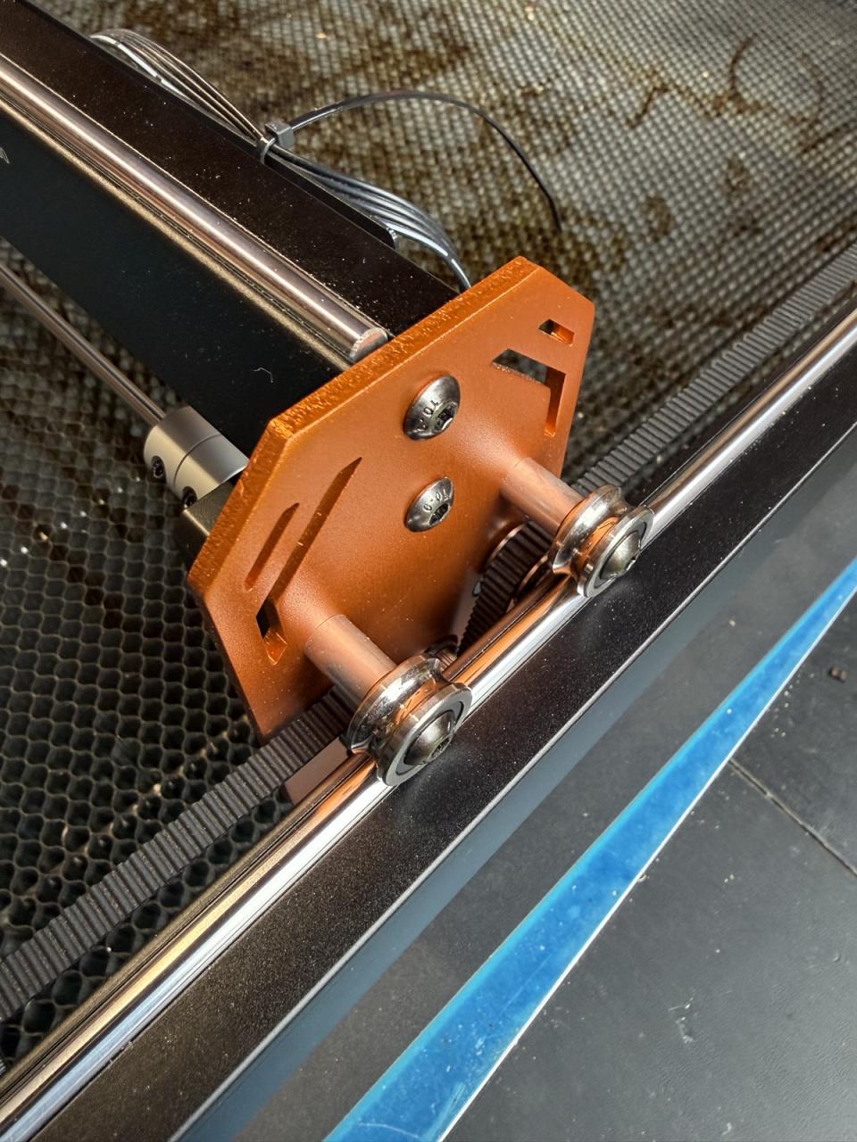 Des roues et barres métal