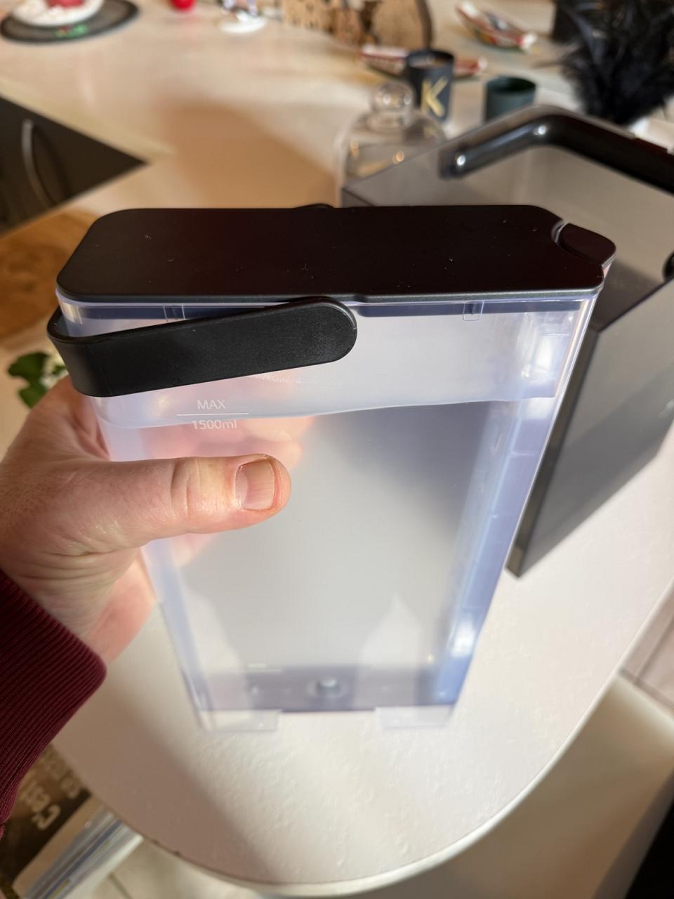 Le reservoir interne eau pure est extractible