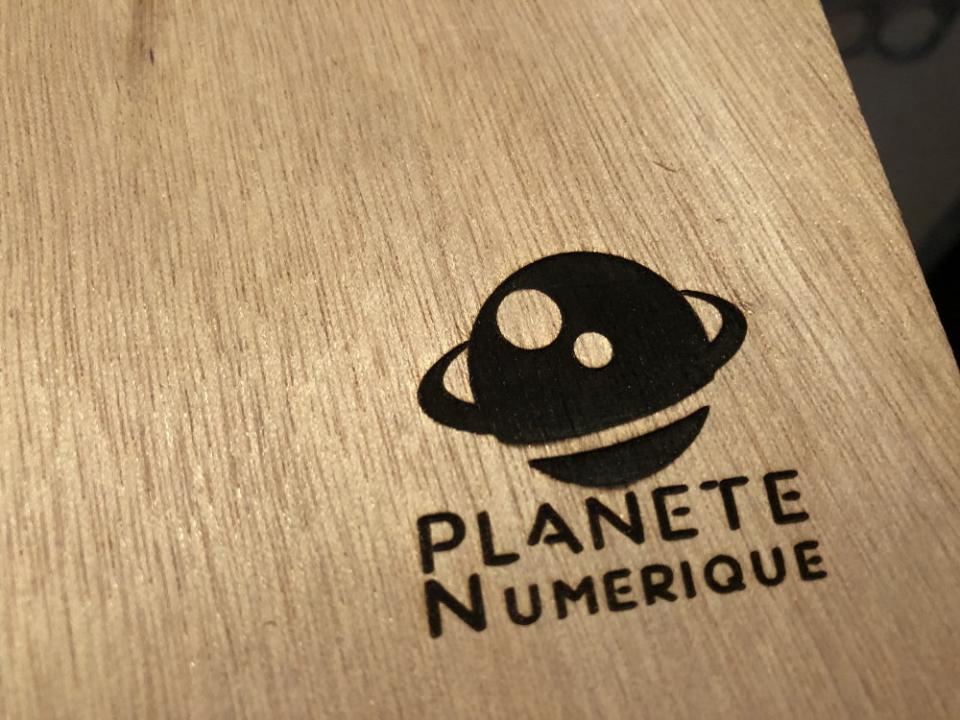 Et hop, mon logo gravé sur du contreplaqué