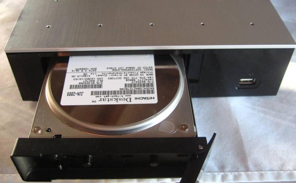 Tizzbird F30, Le rack disque dur