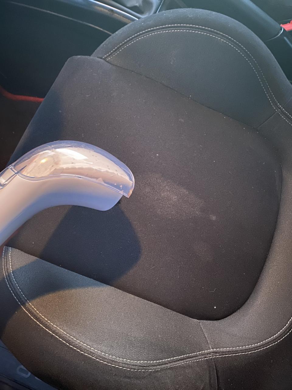 Nettoyer des sièges auto en tissus enfin facile 