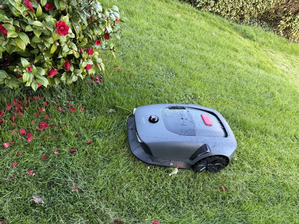 Test Mova 600, une tondeuse robot LIDAR qui surclasse les GPS/RTK sur terrains 500 m2