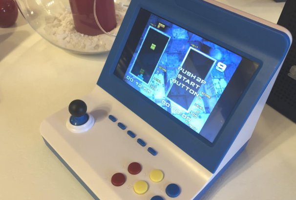 Test mini Borne Arcade Retrogaming Ragebee, mieux que la AIWO G1000 ?