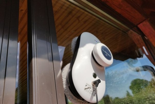 Test Robot nettoyeur de vitre ALBOHES Z5 , plus qu'un gadget ?