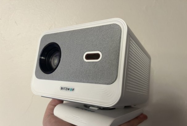 Test Blitzwolf BW-V3 Max, un video projecteur smart à moins de 100€ ça se tente ? 