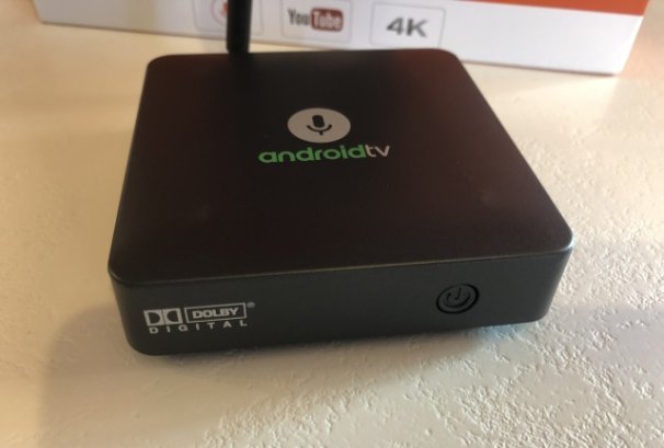 Test Box TV 4K Mecool KM8 ANDROID TV 8 Oréo, certifiée mais buggée