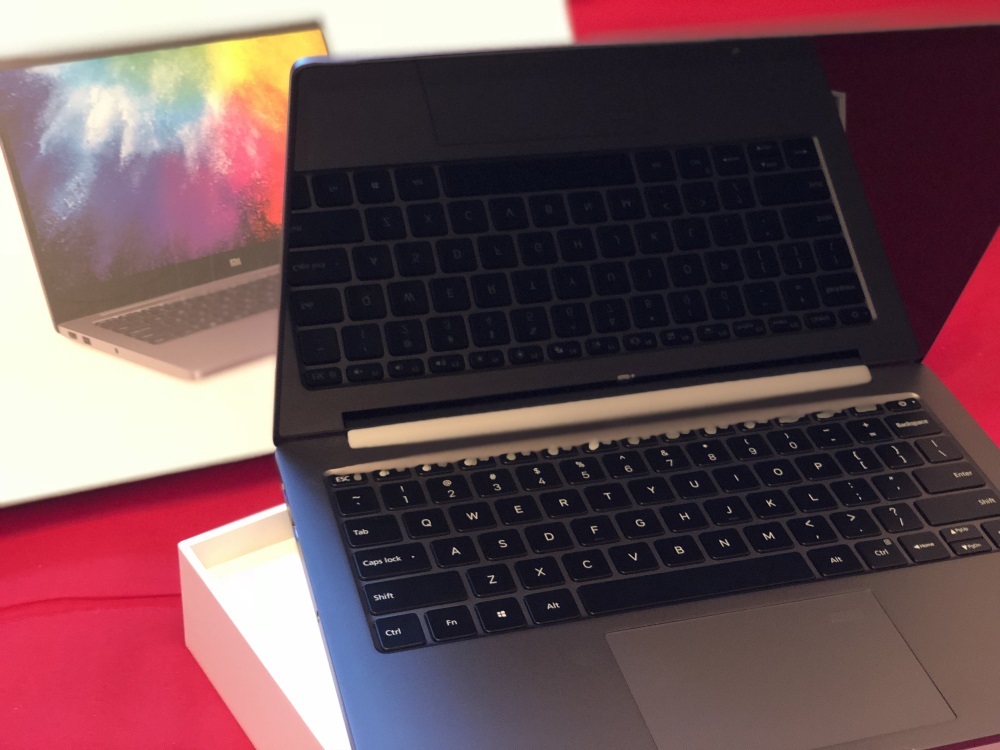 Ultrabook Xiaomi 13.3″, gris foncé et Core i5 8250U 8Go/256Go à 801€ Stock Europe