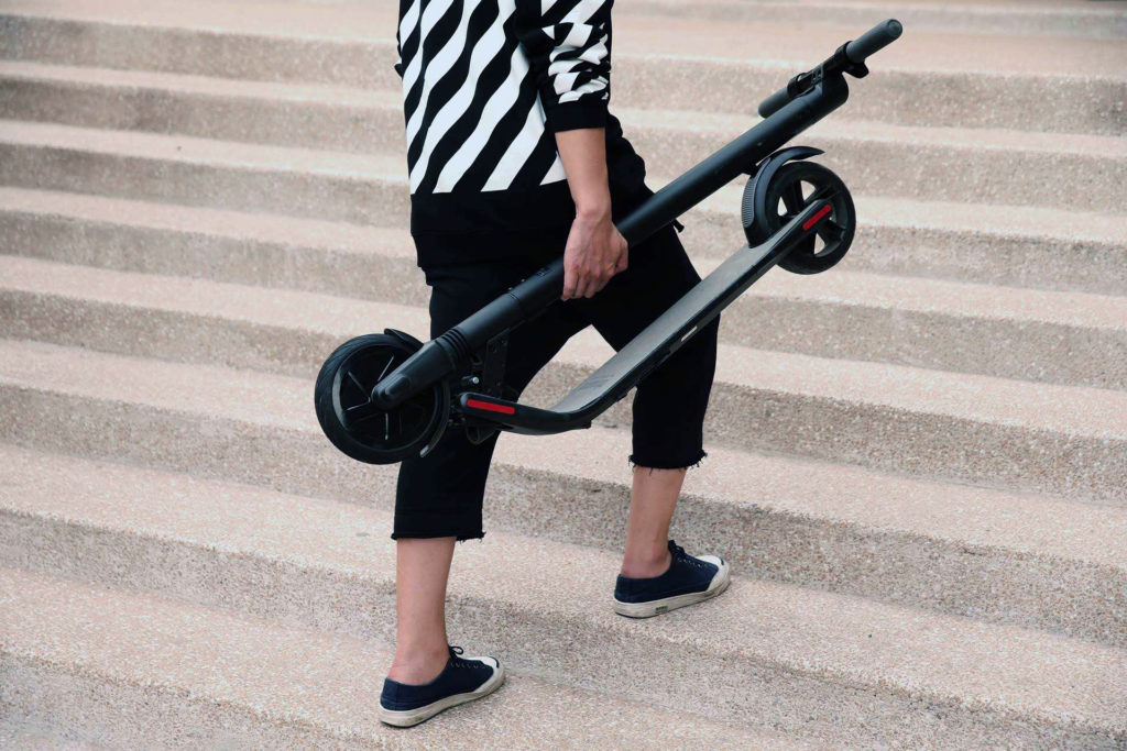 Trottinette électrique pliante Ninebot 9 / ES1 by Segway à 305€ Stock Europe sans douane