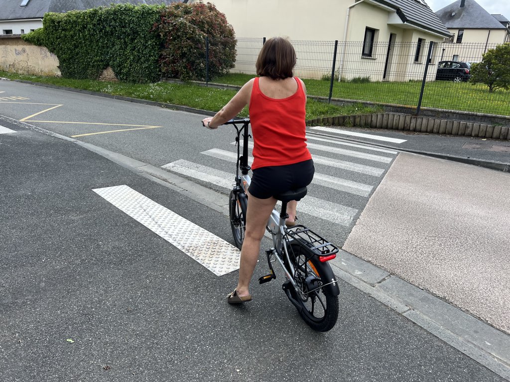 Le Engwe P1, vélo électrique pliant performant pour tous à 639€ (Stock EU)