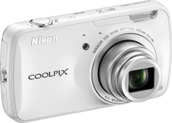 200€99 le Nikon Coolpix S800C, Android aussi dans votre appareil photo