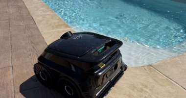 Test du WYBOT B1, un robot de piscine sans fil qui va à (...)