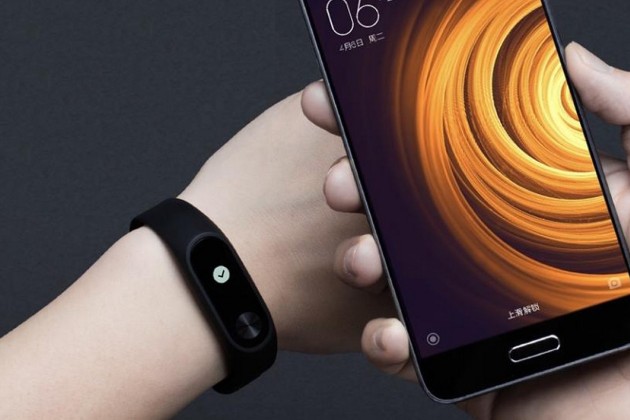  Xiaomi Mi Band 2, le bracelet connecté écran Oled capteur cardiaque 16€79