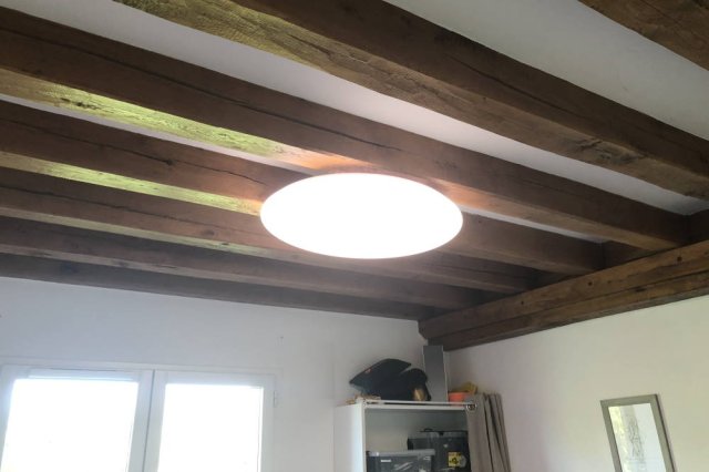 Une soucoupe esthétique et surtout lumineuse