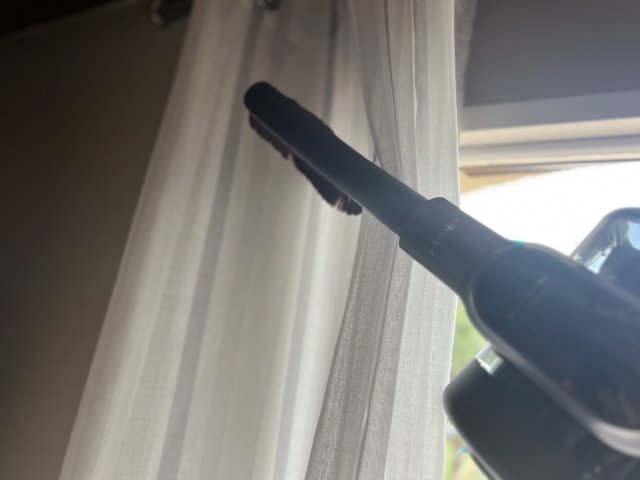 La brosse douce pour les voilages