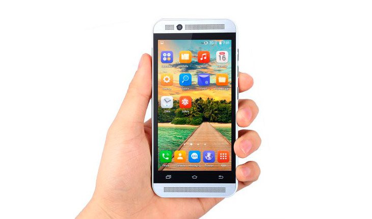 Smartphone entrée de gamme 3G 4,5 pouces AMIGOO H2000 à 36€