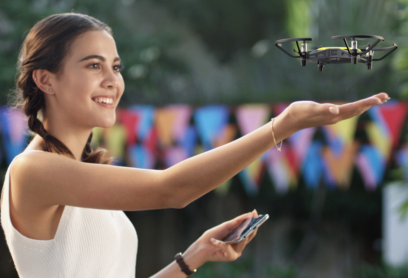Drone d'initiation DJI Ryse Tello quadricoptere Wifi caméra HD à 59€99 (via ODR 50€)