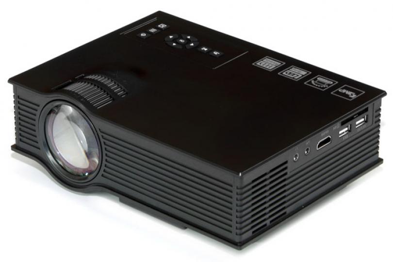 UNIC UC40+, nouvelle version avec VGA du roi des projecteurs vidéo Low Cost (55€)
