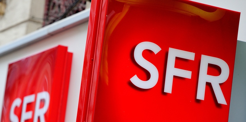 Forfaits SFR RED édition Noël , appels illimités avec 1GO 4G à 4€99, 20 GO à 19€99
